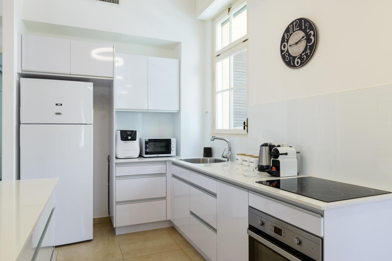 Beach Apartments Tlv - Exclusive Тель-Авив Номер фото
